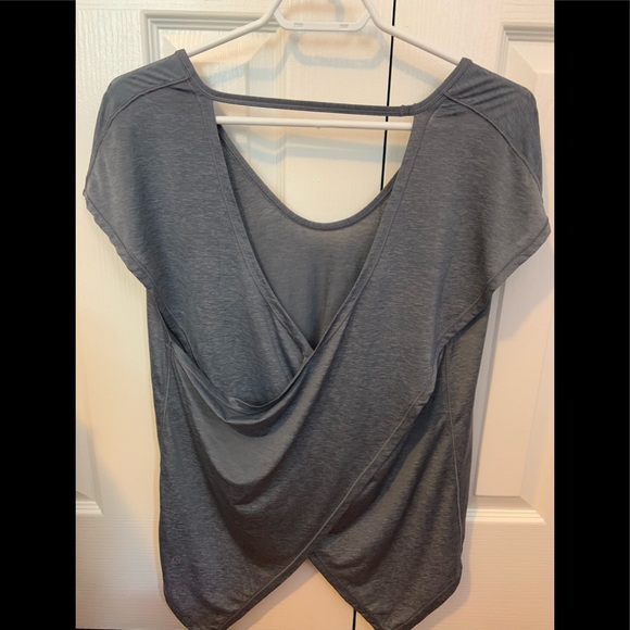Lululemon size 6 crisscross shirt - Picture 1 of 2